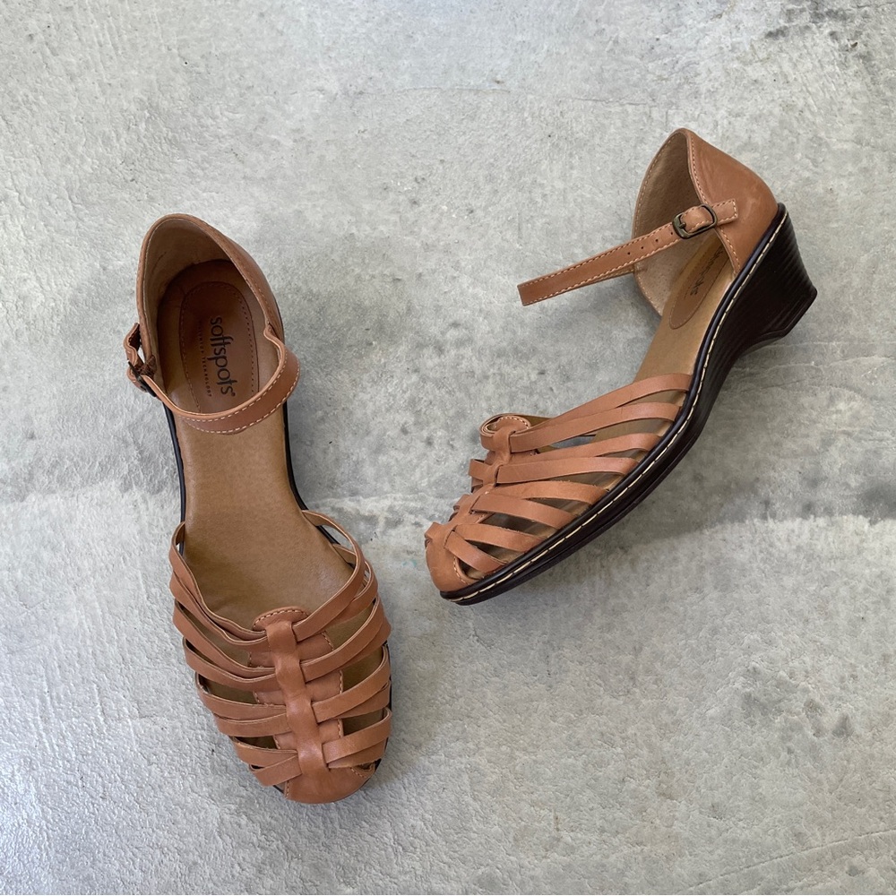 Softspots Tan ankle strap sandals